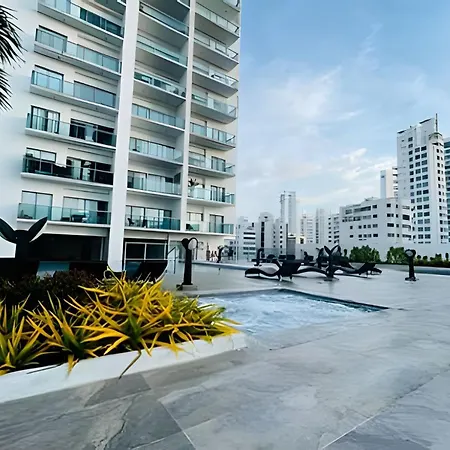 Infinitum Luxury Apartament, *